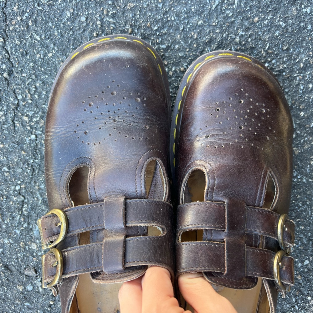 Dr Martens size 8 shoe